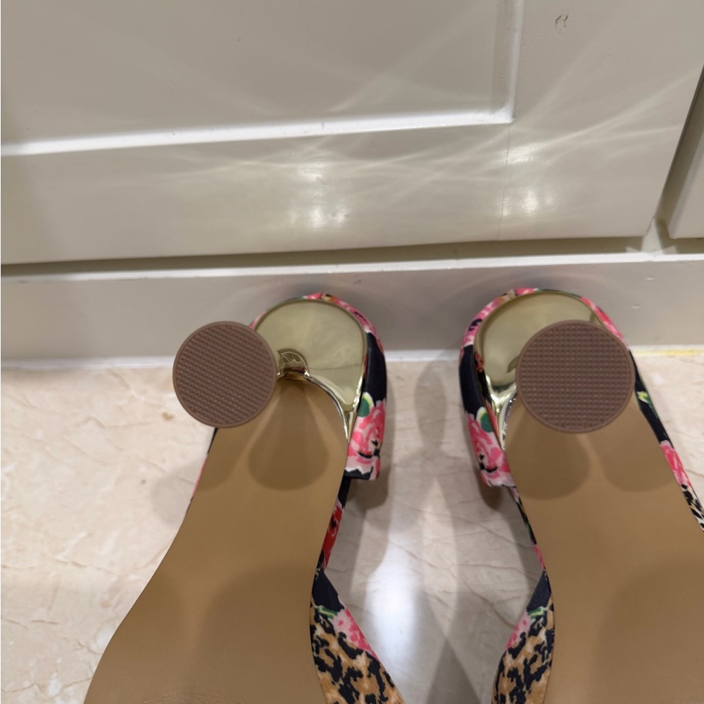 Betsey Johnson Kyliee Floral Bow Heels - Black and Pink - Picture 5 of 6